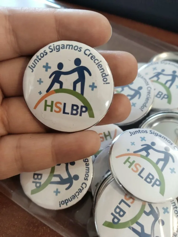 Chapitas personalizadas tipo alfiler
